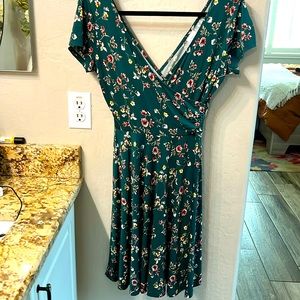 Kaleigh forest green floral dress